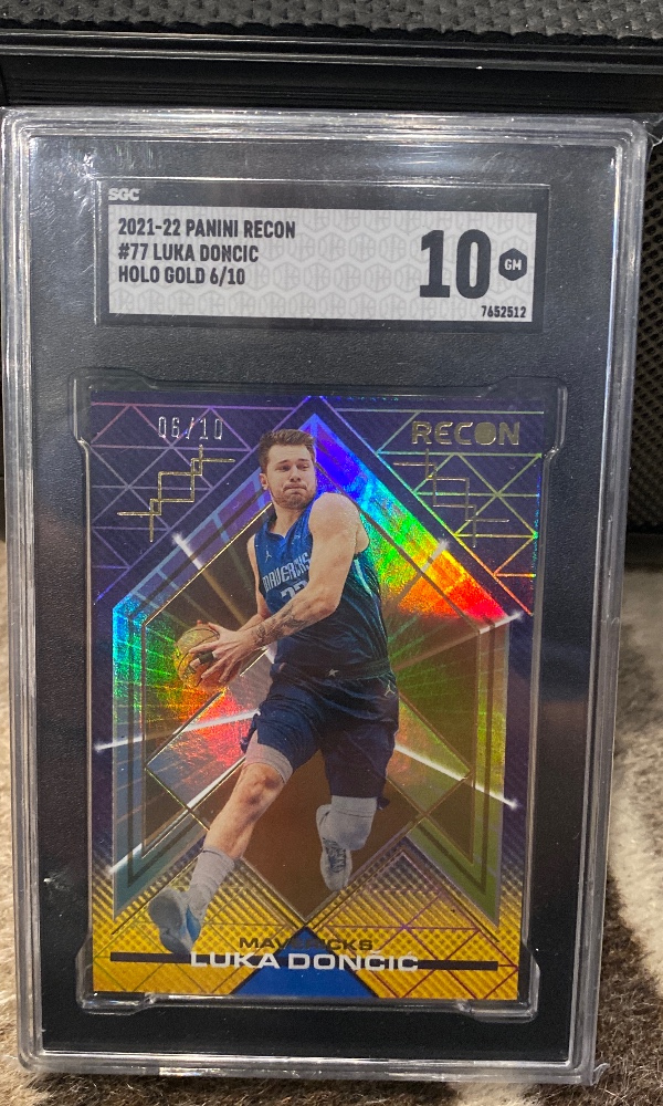2021 Panini Recon Holo Gold /10 Luka Doncic SGC 10